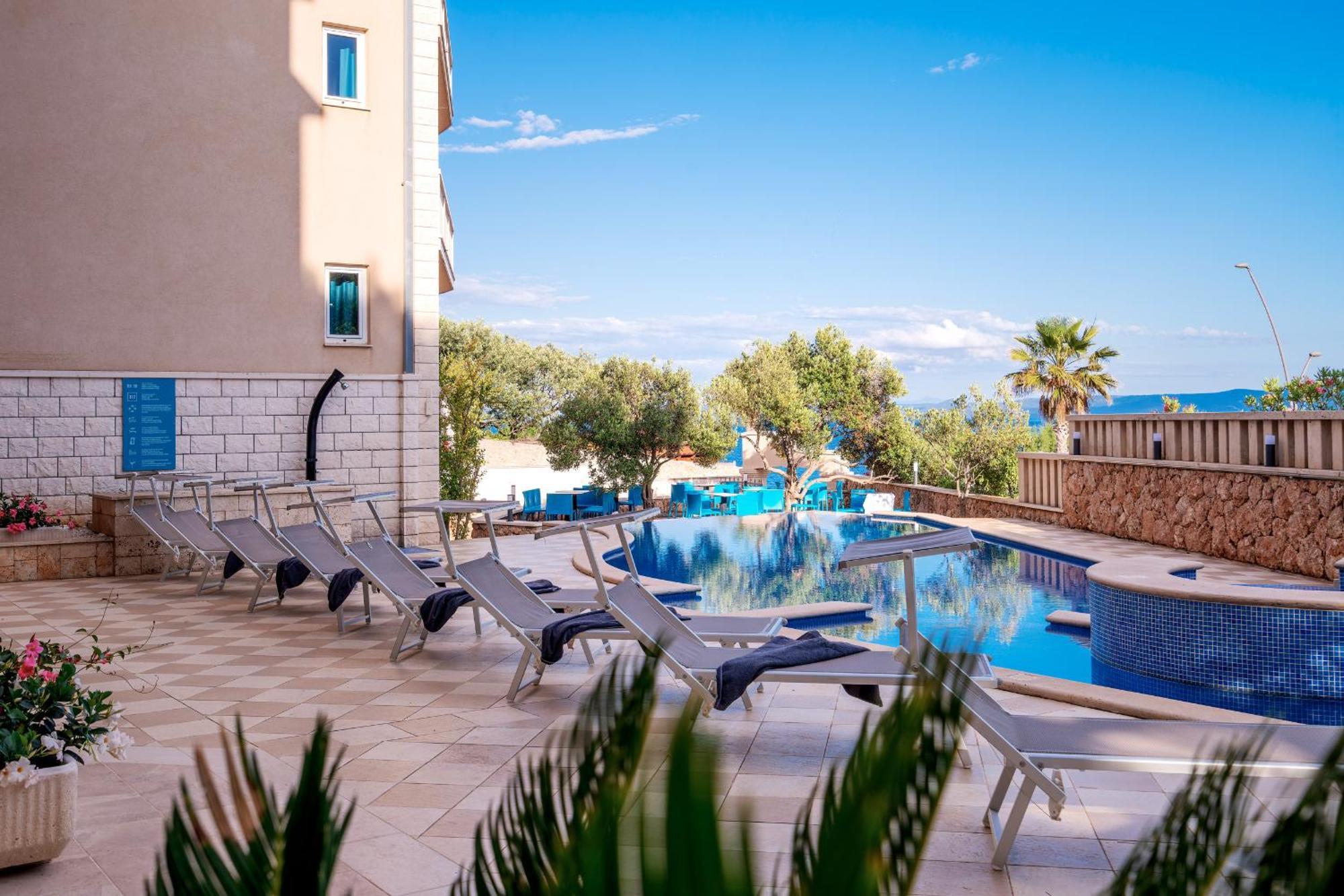 Hotel Sol Bol Exterior photo